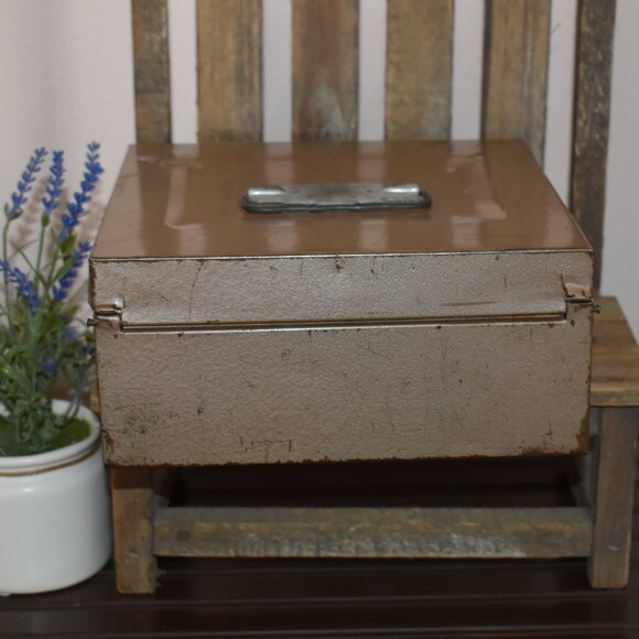 Vintage Antique Tan Metal Cash Box Porta File Case Storage Farmhouse Decor - Picture 4 of 14